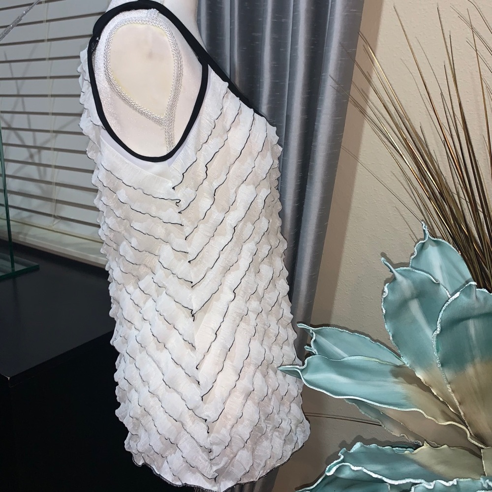 Allura white sleeveless top - Picture 10 of 14